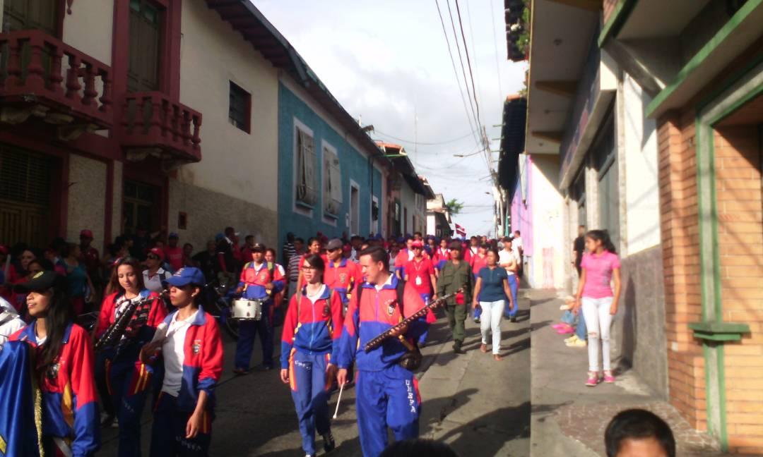 omarcasadiegos's tweet photo. estudiantes de Ext. Tovar #NucleoMerida solicitamos #SEDEYAUNEFATOVAR y te apoyamos @JEHYSONGUZMAN @ilemorenom @Neirogalban1 https://t.co/MNIwj2uFYe