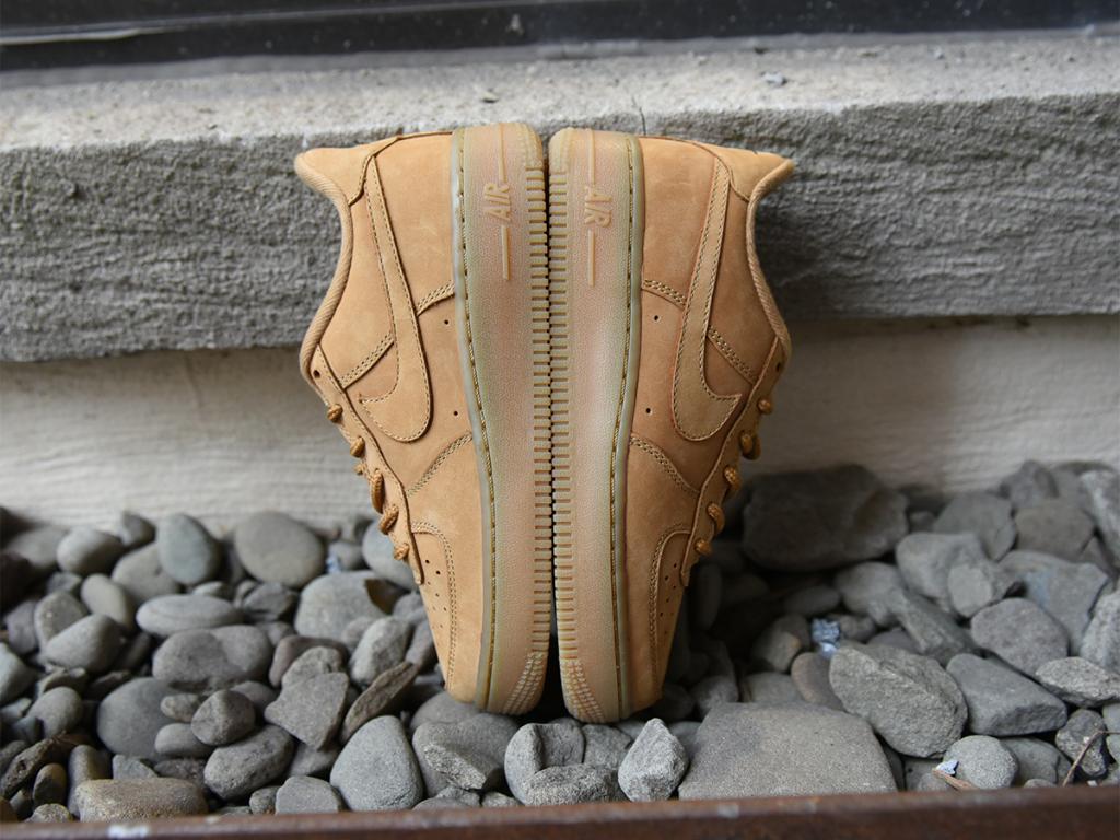 air force 1 flax low on feet