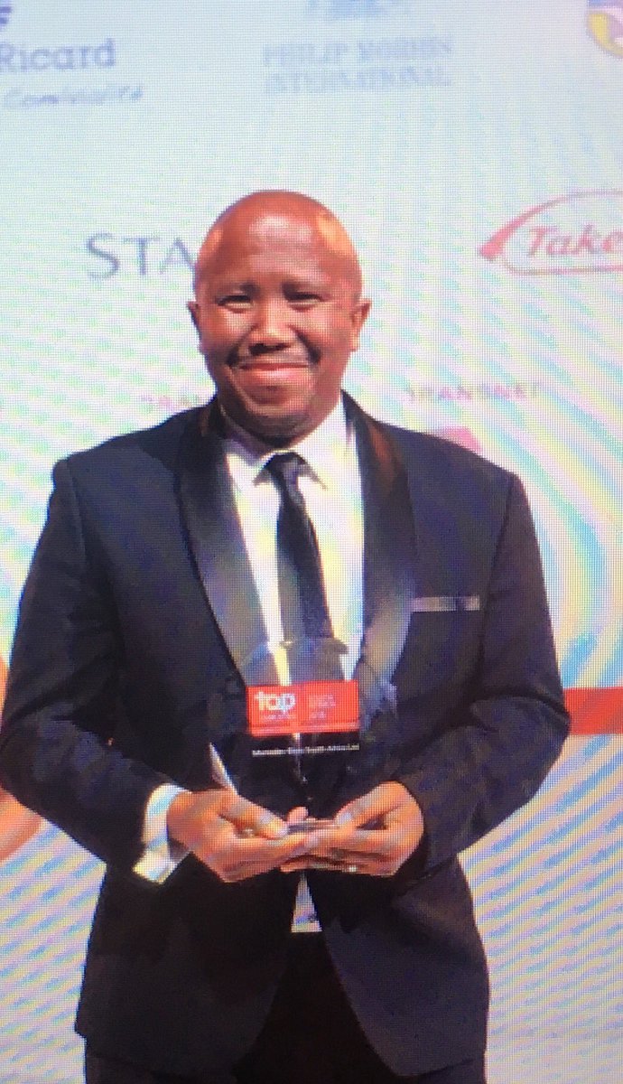 JHClarkMBSA's tweet photo. @MercedesBenz_SA a #topemployer for the 2nd year. @AbeyKgotle receiving the award. Well done #OneHR https://t.co/Wrizp89lv1