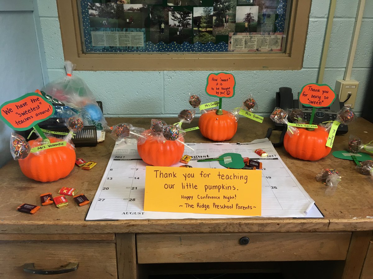 gallagherjq1's tweet photo. Thank you preschool parents for the delicious treats for conferences tonight #onceacard https://t.co/LuXTEXoi87
