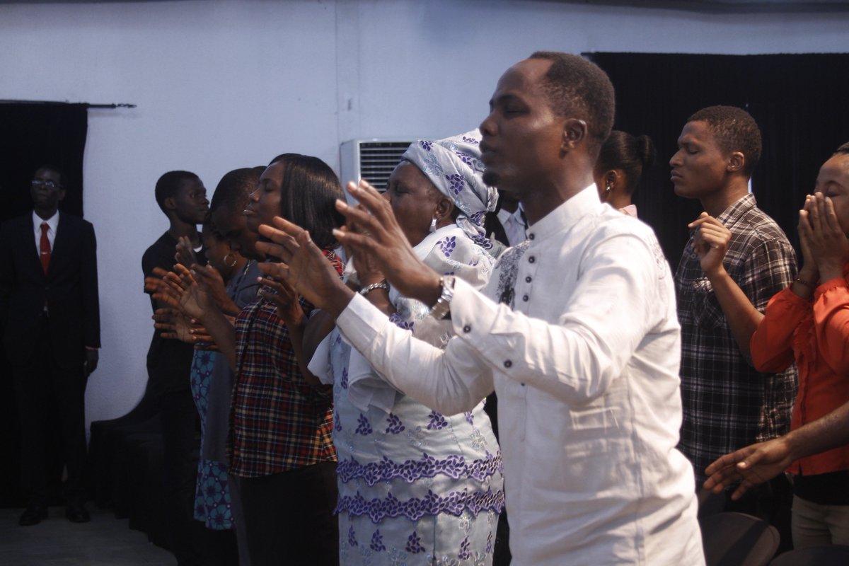 ce_ericmoore's tweet photo. Day 2 Flourishing Seed Conference With Pastor Femi Otenigbagbe https://t.co/Je1DchNowW #FSCwithPFO #CELZ3 #CEEricMoore #TheMoneyMan https://t.co/OOEUhNlG8J