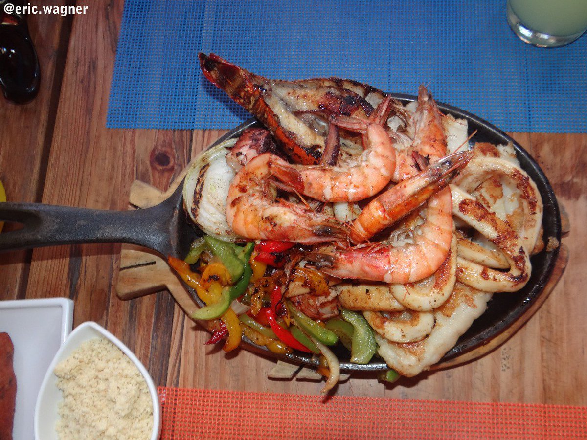 ewjpb's tweet photo. Almoço em família no Estaleiro Restaurante!
#joaopessoa#paraiba #jampa#oquetemjp #almoco #Feriado #paraibando #familia #food #ewjpb #drinks https://t.co/GQYbC3OBq0