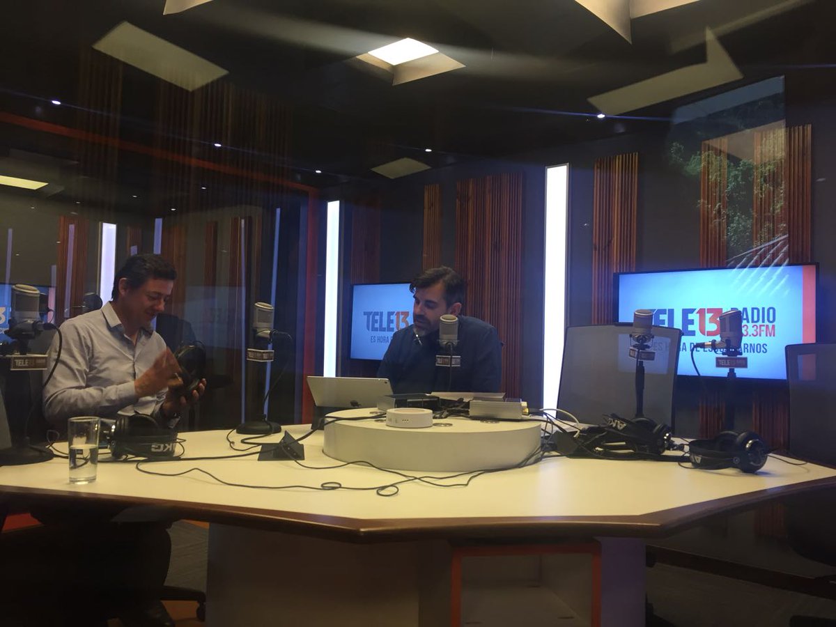 Tele13_Radio's tweet photo. ¿Sabes qué es el Gamification?
En #NuevaMente escuchas a Gonzalo Oviedo, fundador de #Closelly 📡📢https://t.co/w6PZpsI9hi https://t.co/Gg1tHIImnP