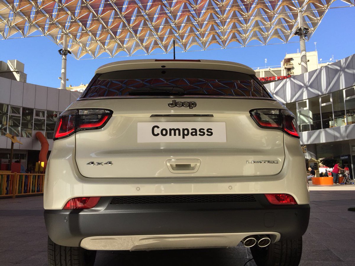 Jeep_es's tweet photo. Os dejamos algunas imágenes del paso del #CompassTour de #JeepCompass 🚙 por la ciudad hispalense. Próxima cita: 👉Madrid (20-21 Octubre) https://t.co/24pyoR016U