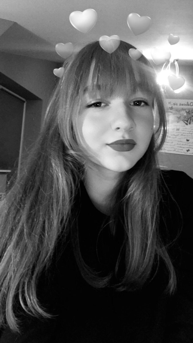 ggukkieoutro's tweet photo. posting the same photos again because these are the only pics I like yay @froynextdoor #SelfieForFroy #BeautifulForFroy #froyspack https://t.co/7TGI8znvDa