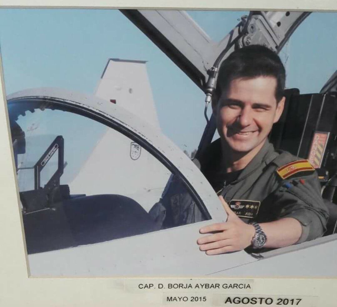 Vomitivo leer tuits que se alegran de la muerte del capitán BORJA Aybar.
Deberían saber que hoy ha sacrificado su vida para salvar otras