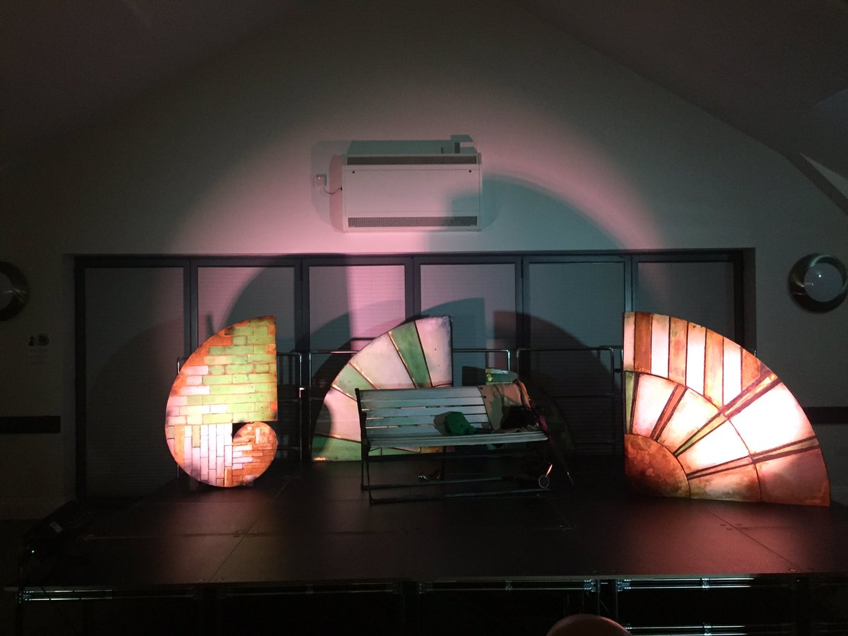 Really fantastic one woman show tonight at #Lund #villagehall <a href="/Ruraltouring/">NRTF Rural Touring</a> <a href="/BlaizeArts/">Blaize</a> <a href="/WeAreFluff/">Fluff Productions</a> great pace, authentic accents!