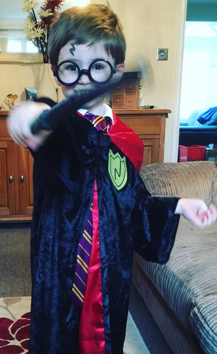 Lindsarno's tweet photo. Harry Potter went to the Halloween disco today. 😁 #boywizard #harrypotter #geekmum ⚡️🔮 https://t.co/YQvO9QwbPU