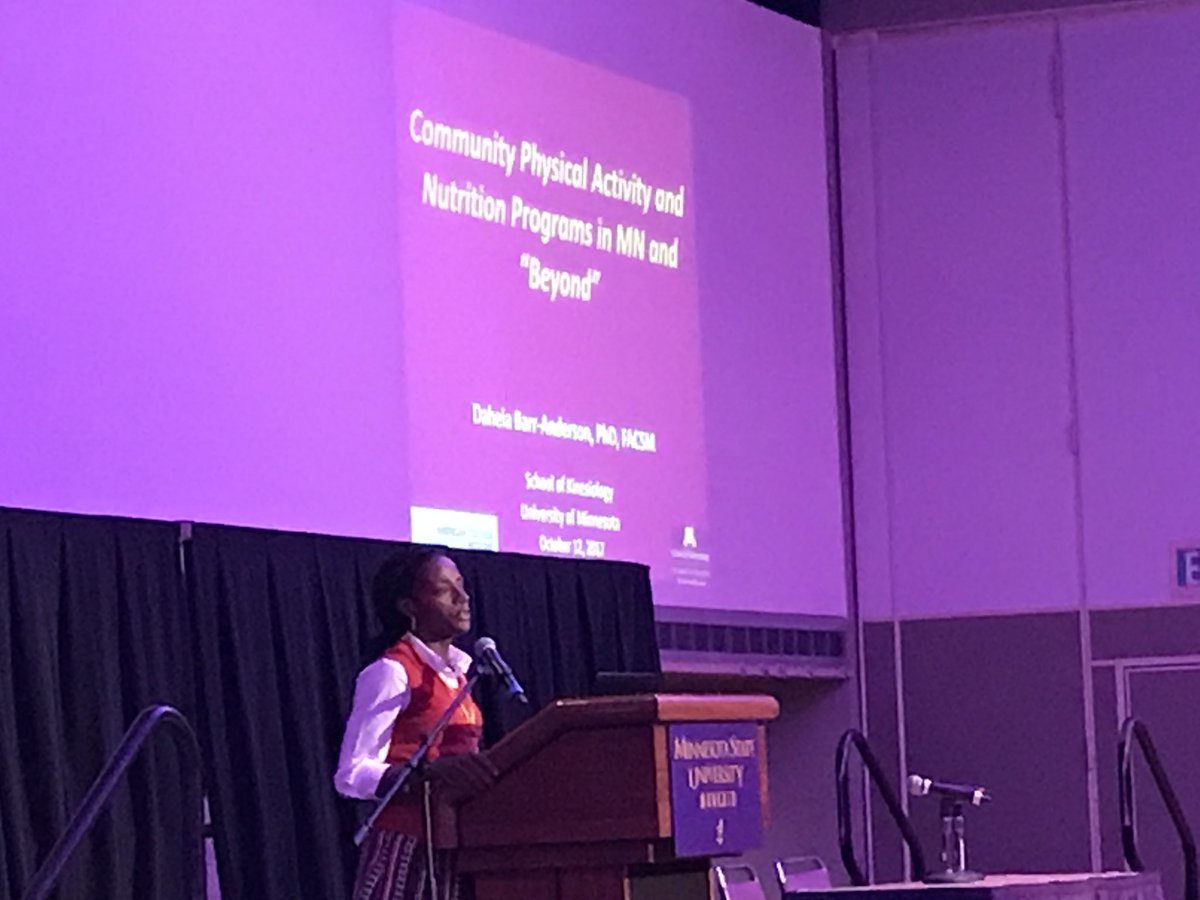 NorthlandACSM's tweet photo. Dr. @dbarranderson sharing her knowledge &amp; research about community #physicalactivity &amp; #nutrition programs. #NACSM17 #ACSMRegionalChapter https://t.co/JRp5ncnp5P