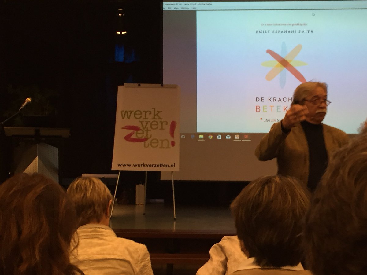 folkertsonsma's tweet photo. Collega Koen Vos op eigen wijze aan het vertellen over ons proces rond identiteit 3.0. Trots! @rocfriesepoort @federatiechristelijkmbo https://t.co/ZPXQREkwxb
