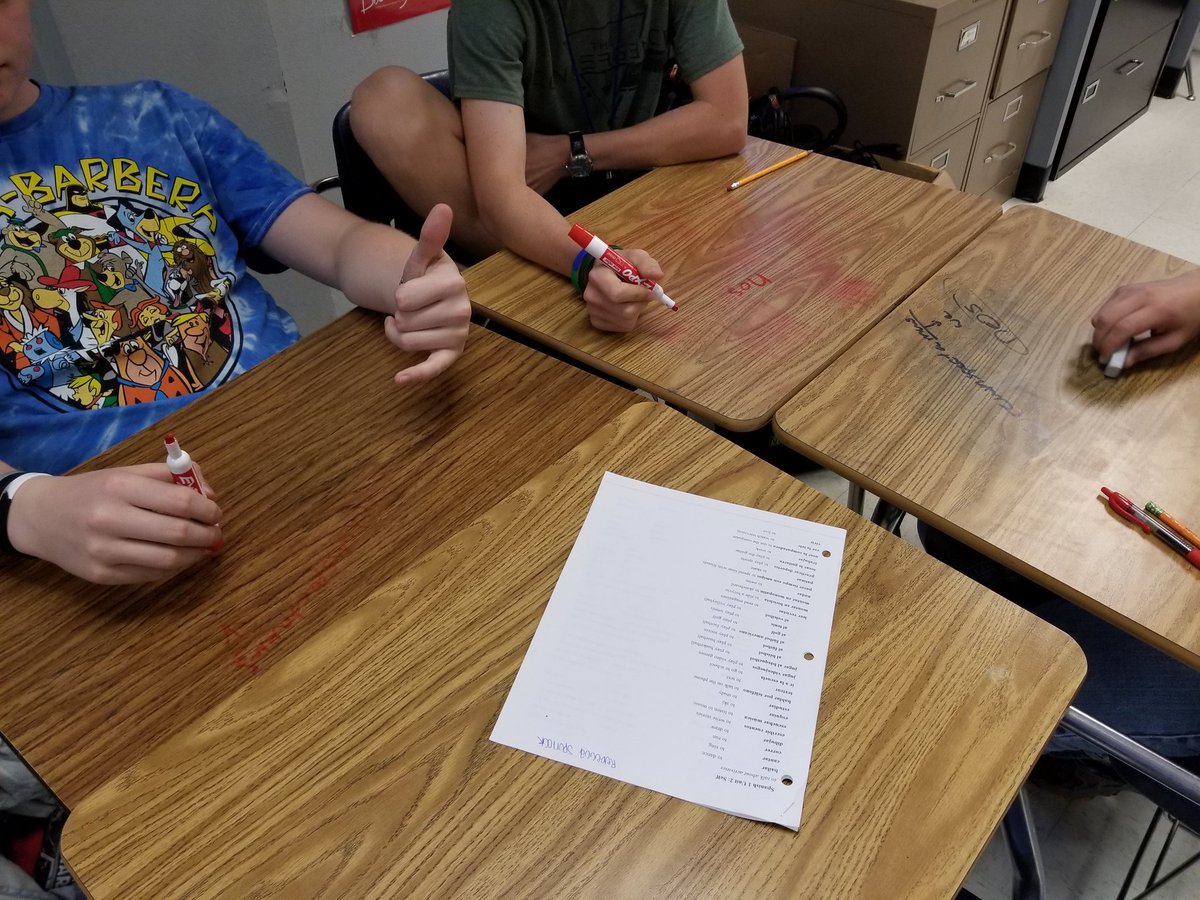 magistrariley's tweet photo. Latin 1 students writing pronouns on their desks in response to a verb on the board. #risdgreatness #cantstoprisd #mustangready #fsgd https://t.co/ZgNPN6eHnR