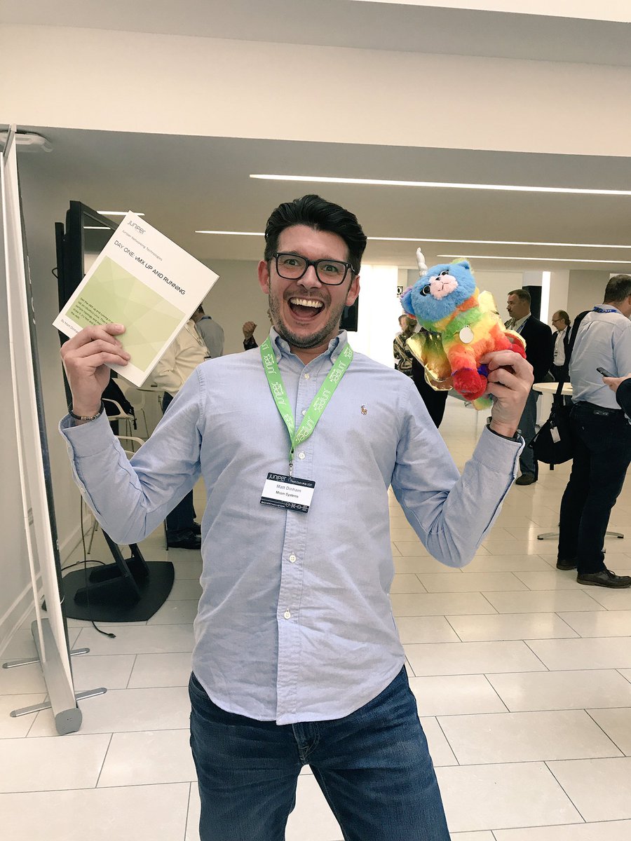 bhupenmistry's tweet photo. After meeting Mr. MX @RamiRahim, #JKitty meets Mr. vMX @MattDinham. Time for post-conference #Tapas @Juniper_UK @JunosAutomation https://t.co/ibZA1sdvTT