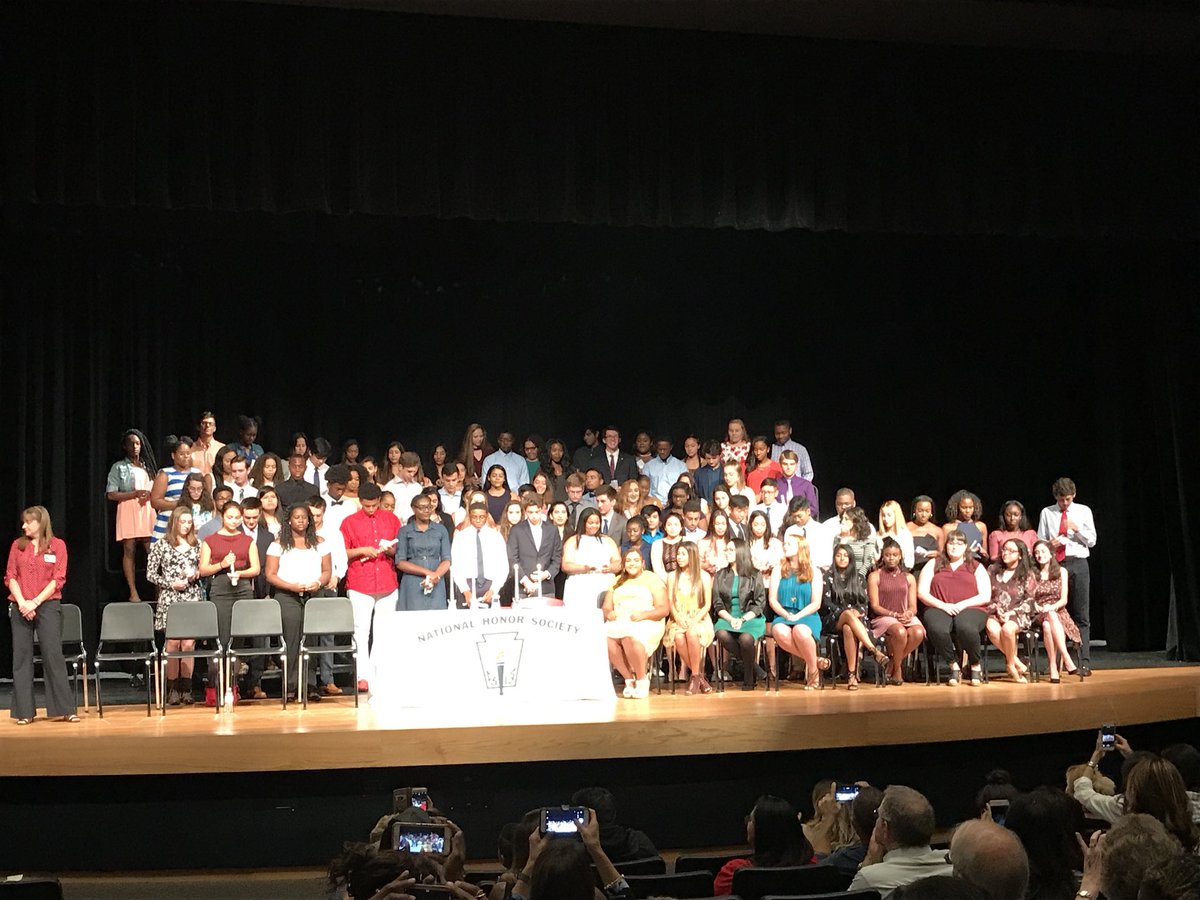 Congratulations to all the students that were chosen to be in NHS! Great job Choir on your performance! #schsweareone #humbleisd