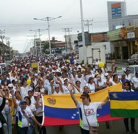 escuelafpadilla's tweet photo. Educadores Unidos marchando por la paz, excelente actividad. @psuvaristobulo @carcast02 @HazeilMaldonado @JauaMiranda @NicolasMaduro https://t.co/M31y2mmXBG