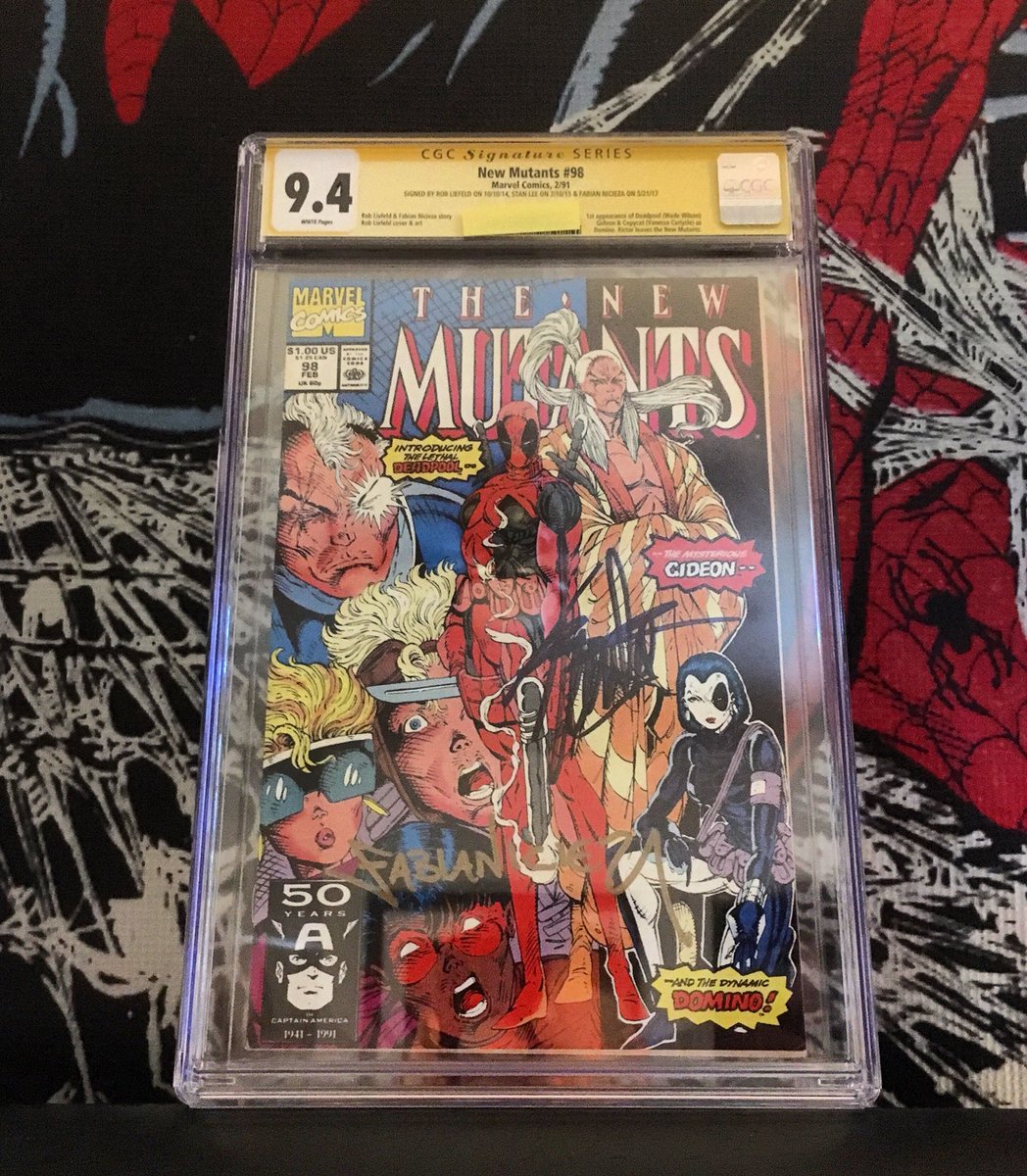 ComicSpyInc's tweet photo. Triple signature goodness!! #stanlee #deadpool #venom #skottie #cgc https://t.co/RNNXERLfqF