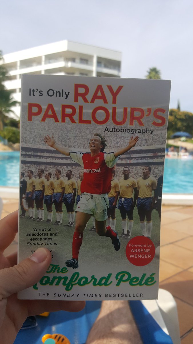 KeithMiley3's tweet photo. @RealRomfordPele finished this today by the pool. Thanks Ray you are a true Aresnal legend. Best of luck in your future earnings 🤣 https://t.co/bqXw5ARJGC