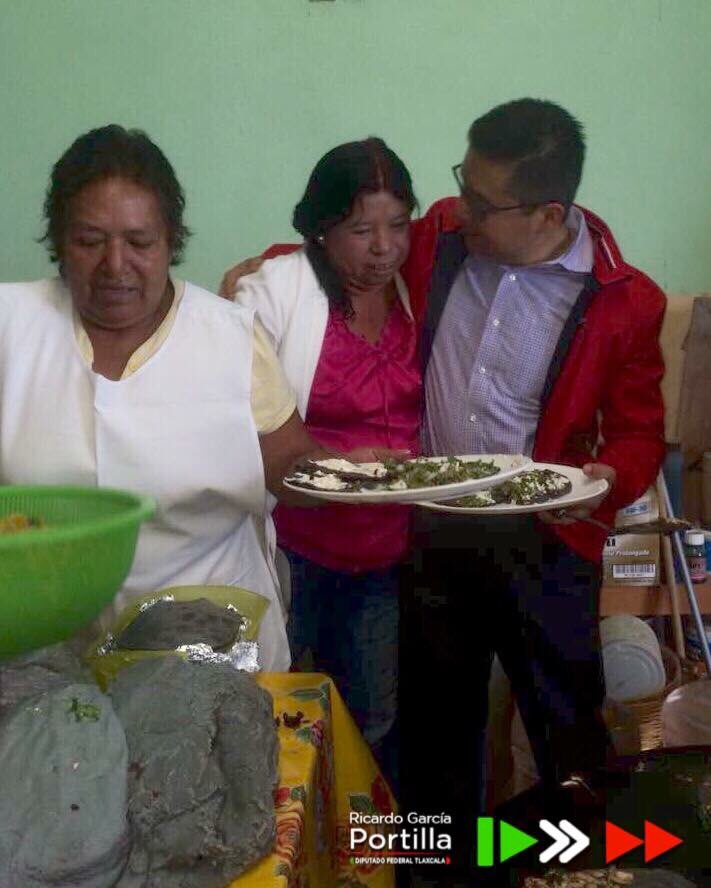 RGPortilla's tweet photo. Gracias a #SantaAnitaNopalucan. Es un gusto saludarnos hoy y siempre para promover juntos causas que nos identifican como tlaxcaltecas.#AvanzamosJuntos @DiputadosPRI @pritlaxcala https://t.co/Xr78XX8IjJ