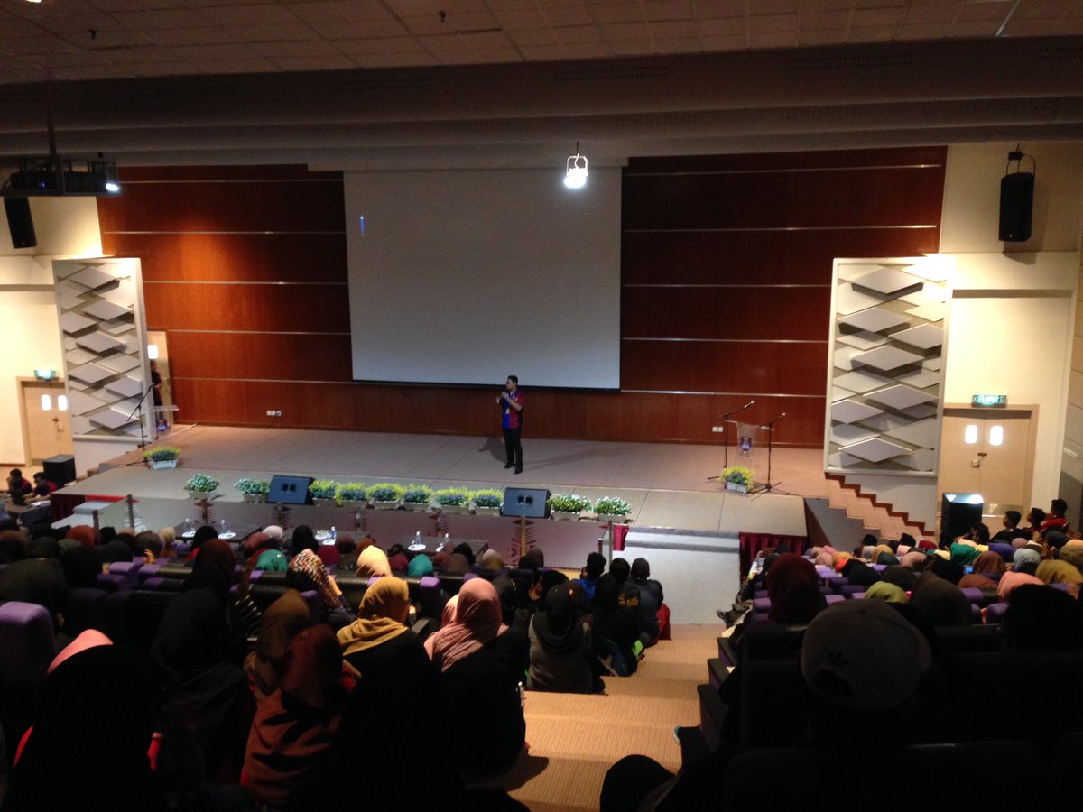 ibspalam's tweet photo. Full House!! Tahniah pada siswi dan siswa yg gegeh dtg utk memeriahkan lagi #FBMUnite #PDS https://t.co/87LNtfD0ES