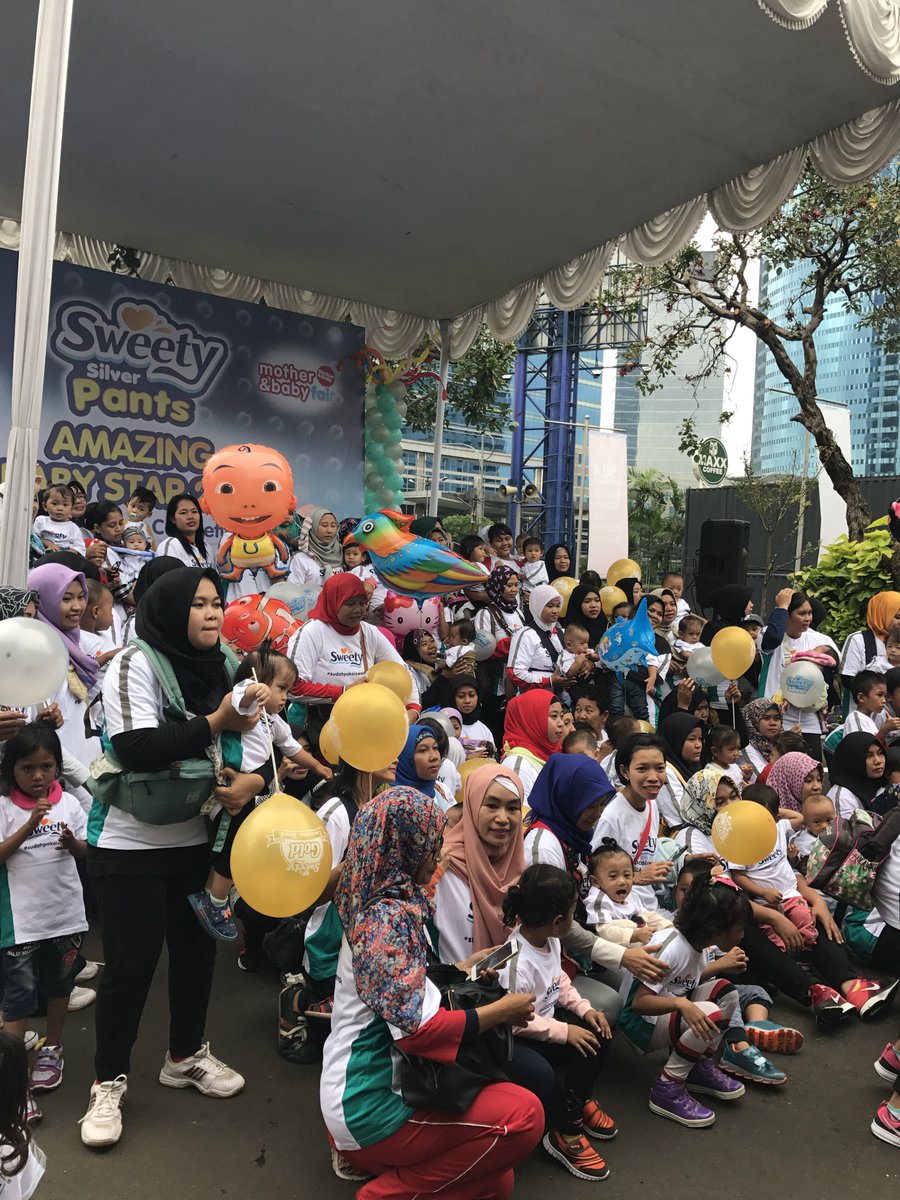 Mother and Beyond (@motherandbeyond) on Twitter photo Pagi ini para Moms dan Si Kecil semangat sekali berolahraga pada acara Sweety Baby Dance bersama <a href="/adianti/">Adianti Reksoprodjo</a>.
#mbfair2017 Pagi ini para Moms dan Si Kecil semangat sekali berolahraga pada acara Sweety Baby Dance bersama <a href="/adianti/">Adianti Reksoprodjo</a>.
#mbfair2017