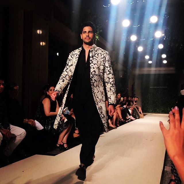 S1dharthMa's tweet photo. Thank you for making me look good on the ramp @sidtytler ! Amazing show and congratulations on the new store in delhi,big hug love https://t.co/oKGxZgWYUD