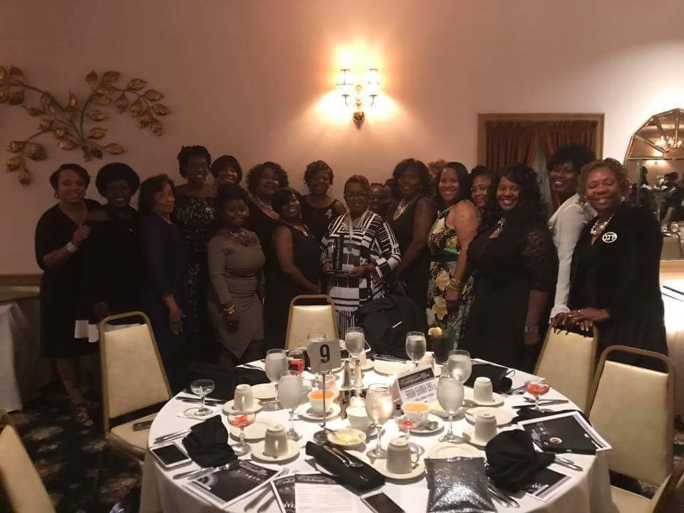 als_sgrhos's tweet photo. Congratulations soror Vikki Pruitt-Sorrells on receiving tge NPHC Unity Award. #service #alsrhocks #SigmaGammaRho https://t.co/8aHAU5bLTO