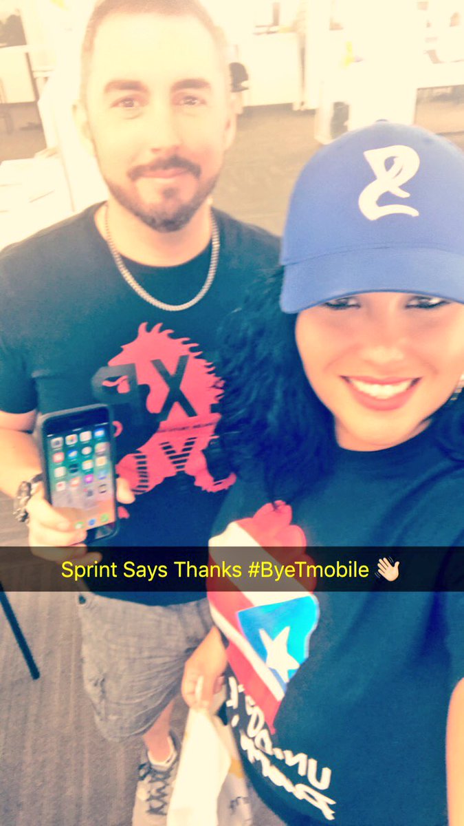 analove7's tweet photo. #ByeTMobile👋🏼 #HappyCustomer #SprintSaysThanks #UnidosporPR #PuertoRico 🇵🇷 #BuildPuertoRico @Sprint7378 @Sprint4FL @dustinknapp https://t.co/DSMqqevTTx
