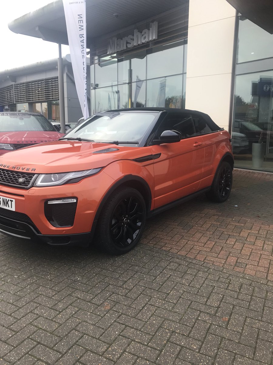 Curl_UpandDye_'s tweet photo. I love my new wheels thank you #MMGLandRover #Peterborough #EvoqueDynamic #Convertible #pheonixOrange #BLACKPACK https://t.co/mYTlfwDVpE