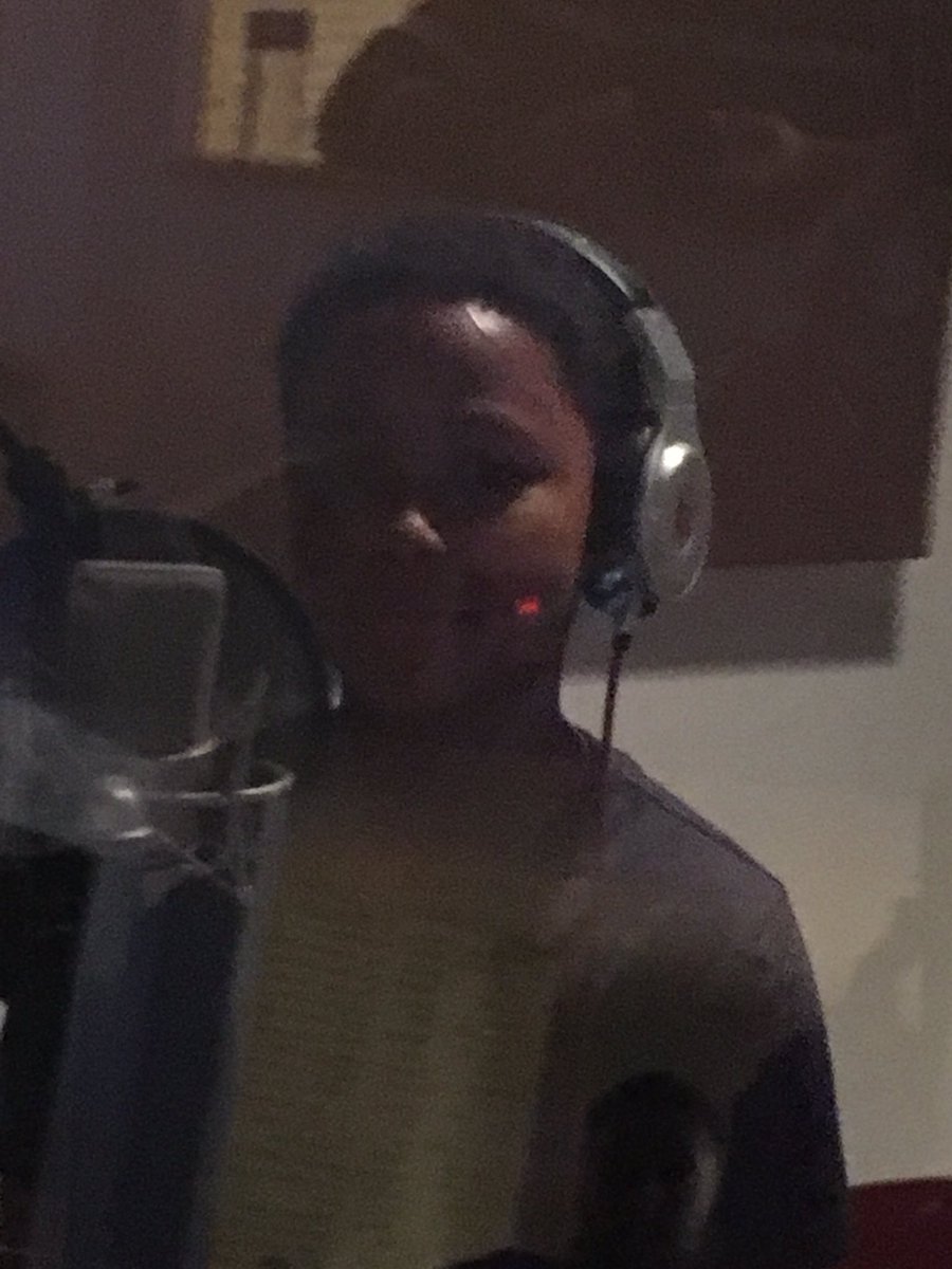 shomari_white's tweet photo. @elimusicprodigy making it hot in the studio. The best song yet https://t.co/ObDbcckvJt