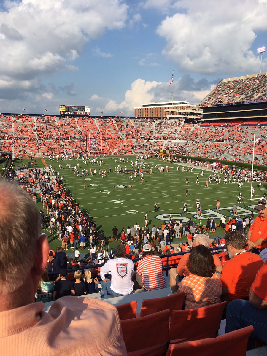 ksosebee5's tweet photo. Love Auburn football with all these people! #WarEagle https://t.co/0WNW6U4cik