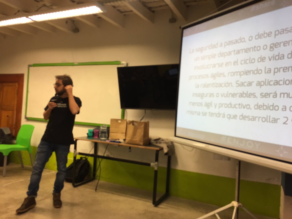 alematuy's tweet photo. Comenzando la charla de DevSecOps | Security as Code con @pentesteruy  @martinbydefault @nexa_it #PyxisOpenTech https://t.co/0EKDDAGdzl