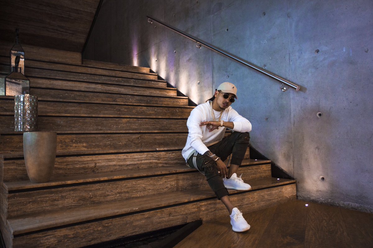 ozuna's tweet photo. Mérida Yukatan Hoy Va hacer una noche histórica 🇲🇽🇲🇽 https://t.co/GmdrEILFsS