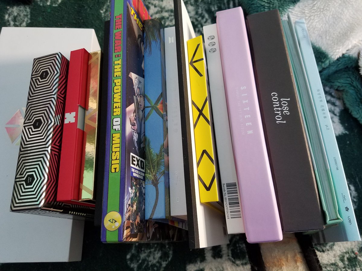 🇺🇸 clary 🇲🇽 on Twitter: "my kpop album collection thus far. about 400