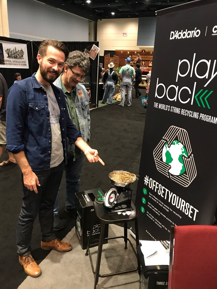 chathamcoline's tweet photo. John Teer just saved the Earth! @DaddarioandCo #playback #IBMA2017 https://t.co/lAkwtBdSex
