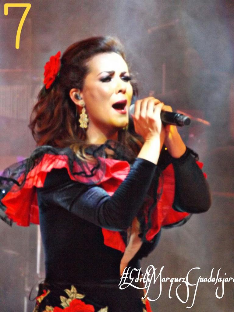 EseBesoJalisco's tweet photo. 7 días ya!!!
#EdithMarquezGuadalajara
#EseBesoJalisco
Pero Ese Beso Lo dijo Todo!
@EdithMarquezL 
@octubrefiestas https://t.co/bWiQrWyYFS
