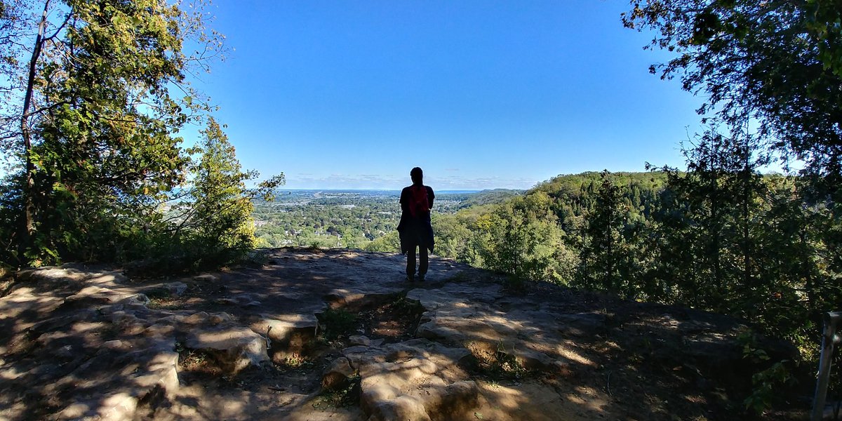 Mrs_Penlington's tweet photo. Lucky to have such awesome views in #Niagara. Taking time to reconnect w nature & my family this weekend. #BruceTrail #BeamerFalls #Grimsby https://t.co/orGCxoixBf