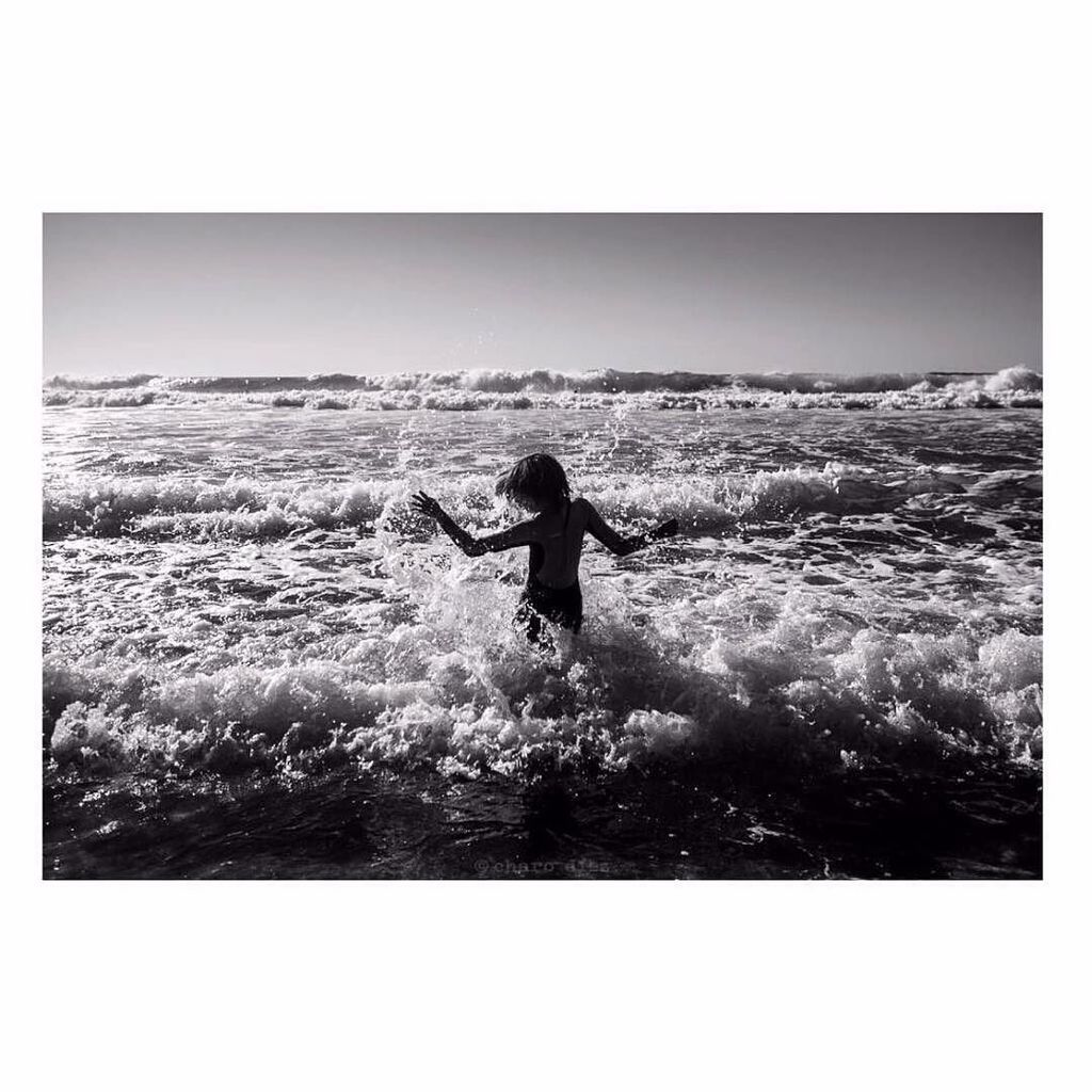 featureshoot's tweet photo. A day at the beach, captured by #Madrid photographer Dharo Diez (@charo_diez). // #familydocumentary #documentyour… https://t.co/E1frsRVY1T https://t.co/kOcS23Q4qh