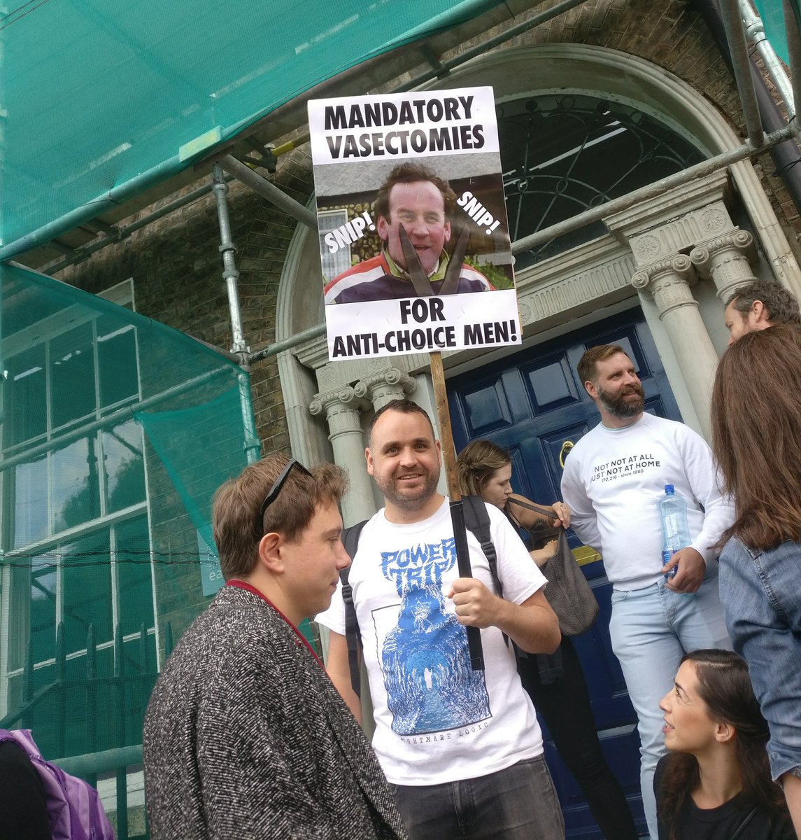 ItsCherrySue's tweet photo. Just some of my favourite #marchforchoice signs today. You'll never beat the Irish!
#ARCMarch2017 #marchforchoice
#Repealthe8th https://t.co/k10xiIWaEX