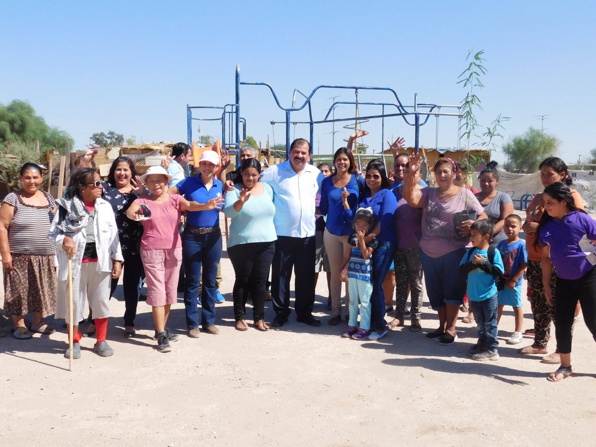 Supervisión de la obra de un puente vehicular en la Col. Unión de Residentes #AsiRegresoAmiDistrito #Fortalece2017 bit.ly/2x5MdkK