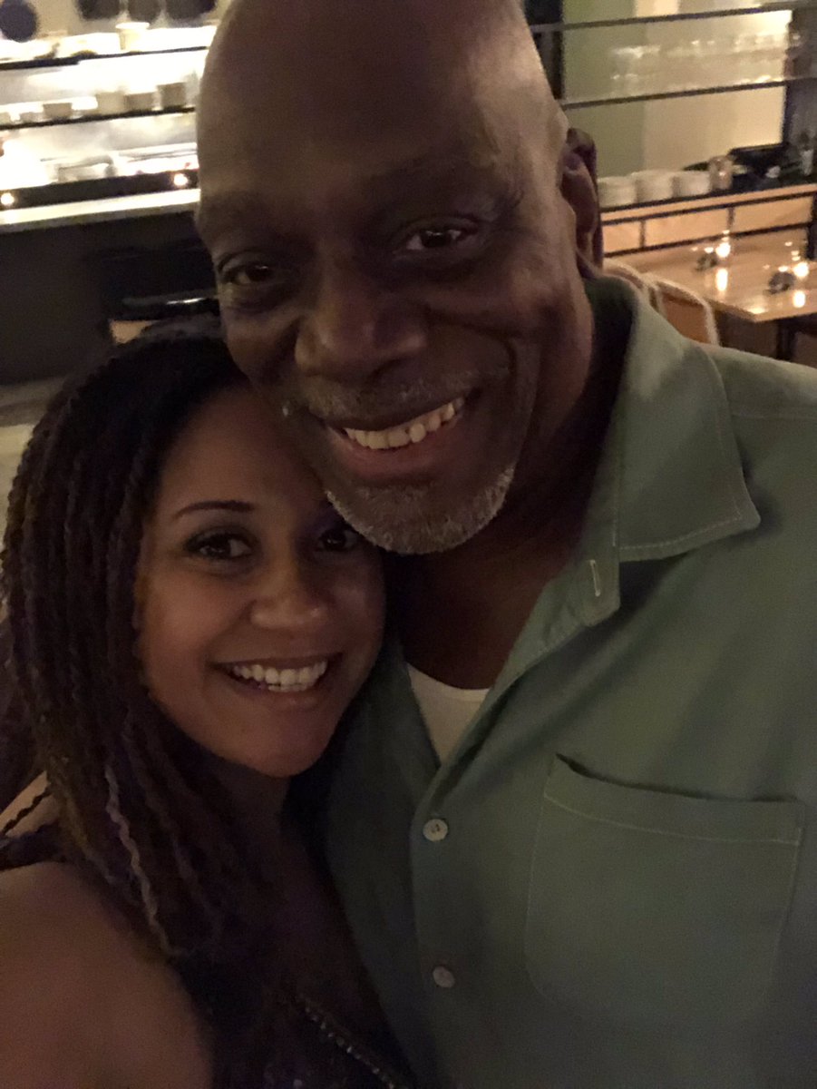 thom_barry's tweet photo. Career Suicide screening last night got a pic with the lovely, talented and perpetually sought after actor Tracie Thoms! https://t.co/9BypVRmGB8