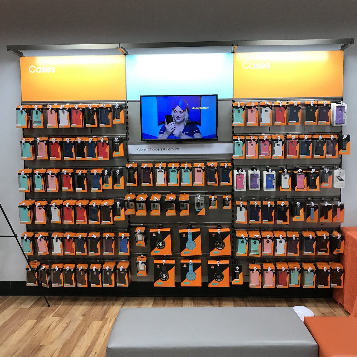 vtruongcao's tweet photo. 🚫🚶🏻BUT 🏃🏻‍♀️💨 to your local @boostmobile for em #FallFlip deals!! #LMsupportsPOWER @Dk1team1dream @JayMiglionico @JMillard1117 @SMcgowan763 https://t.co/2ymsiZEQW5