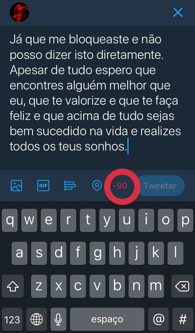 O que é que ela tem, que eu não tenho, <a href="/twitter/">Twitter</a>?