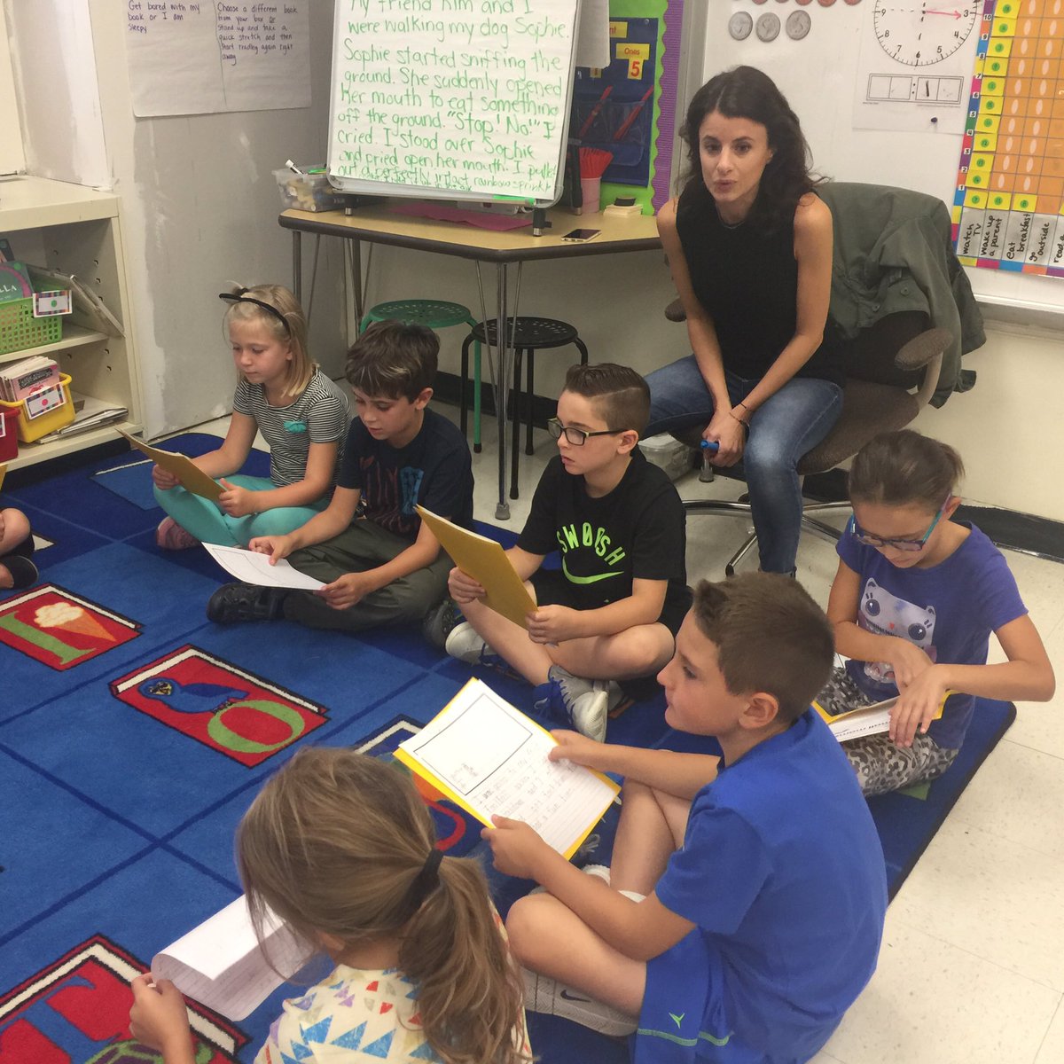 2ndgradefun1's tweet photo. Thank you Miss Landara for coming to our room to help us launch Writing Workshop!  Think-Sketch-Write https://t.co/Ef8nqBjBEV
