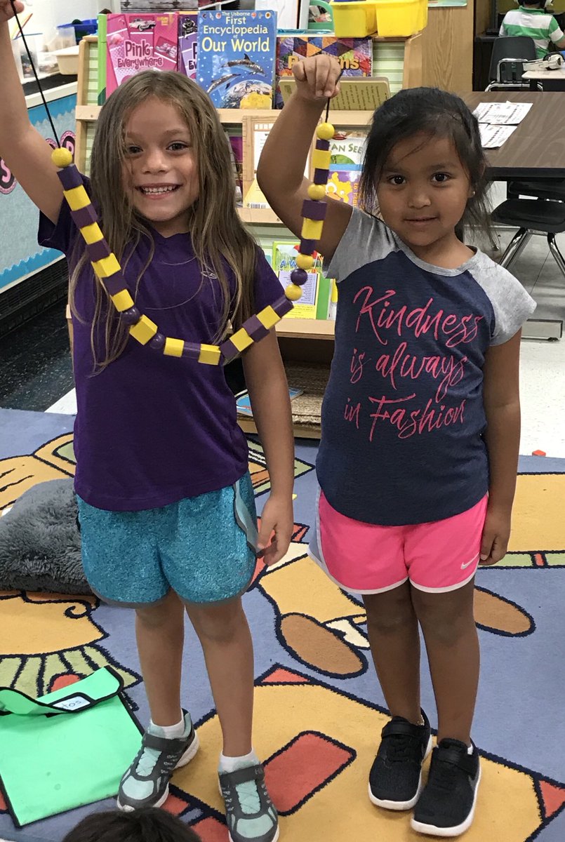 Miss_Silva123's tweet photo. Making patterns, making friends🤗 @SullyES_LCPS #lcps18 https://t.co/1ehl6TsLU3
