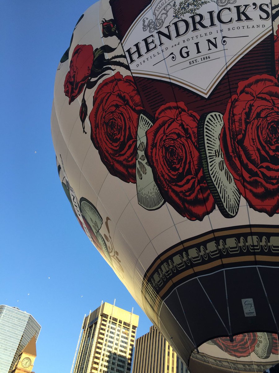 nuitblancheTO's tweet photo. And it's up! #hendricksgin #hendricksballoon is soaring high above @npstoronto for @nuitblancheTO. #nbTO17 https://t.co/BDAiAsZ7EA