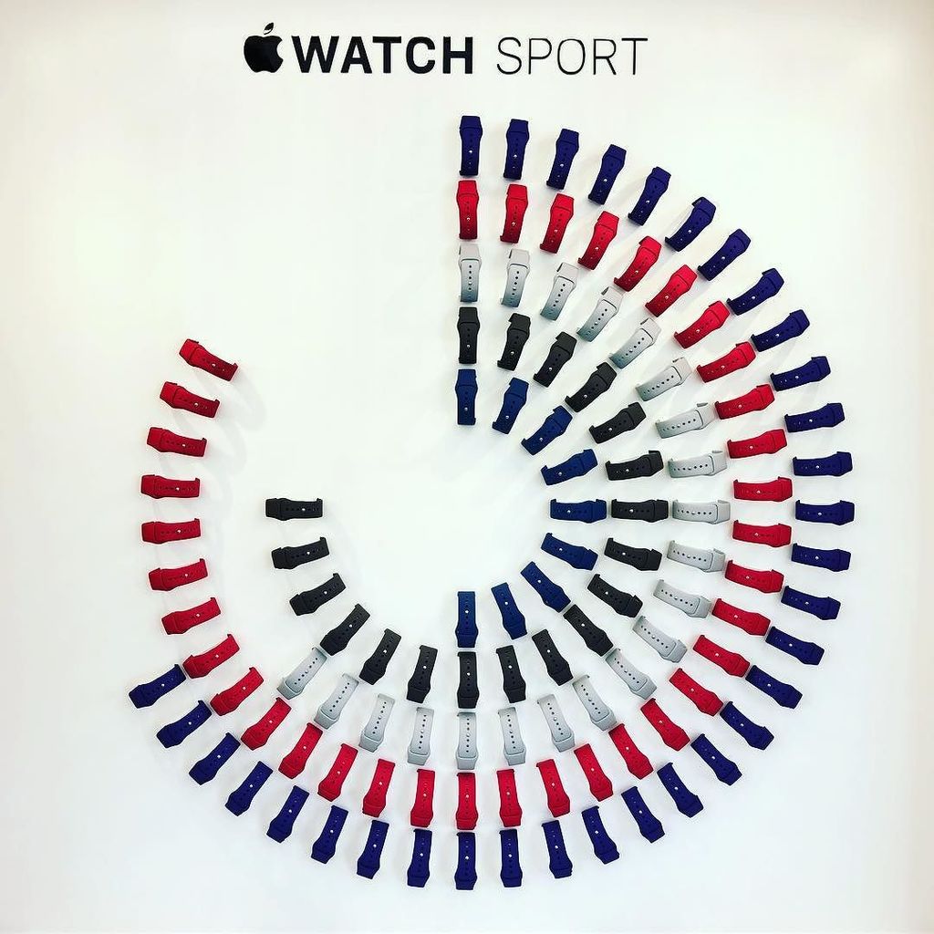 taromatsumura's tweet photo. #AppleWatch sports band rings at #AppleInfiniteLoop https://t.co/dUOqqKiQHl https://t.co/Tv7xl6DVeI