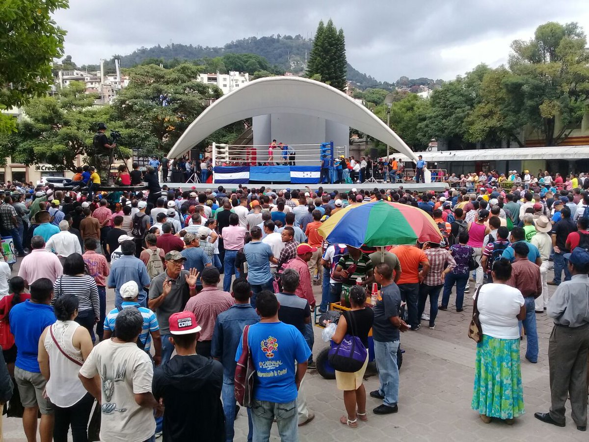 HCHTelevDigital's tweet photo. Gracias pueblo hondureño por su apoyo incondicional y por acompañarnos en este evento único en la televisión nacional #VeladaBoxistica https://t.co/QsSnZoI2t9