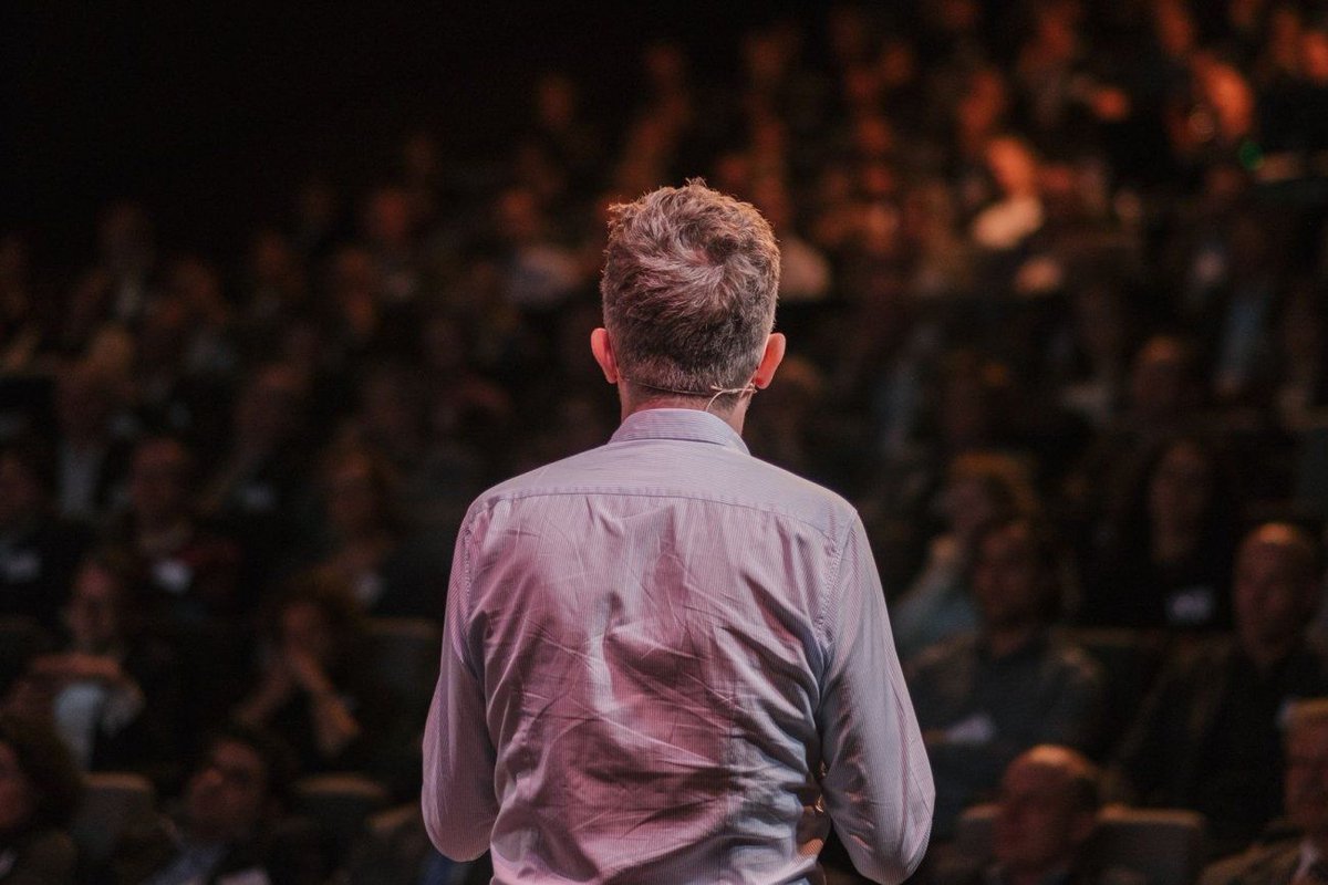 DaveThomson_ATL's tweet photo. The Art of Covert Selling as a Public Speaker https://t.co/MLxp5yjPRk https://t.co/0zidYRpuXc