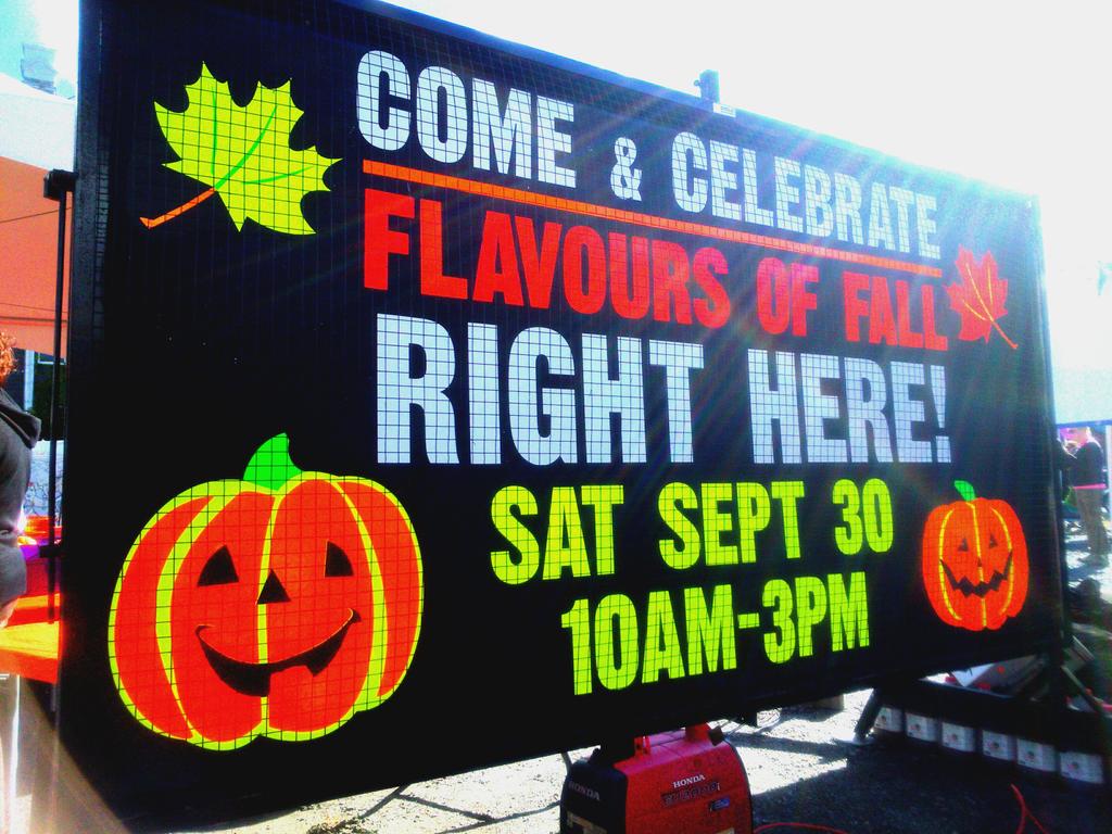 Oldies1009's tweet photo. A beautiful day for @BCC1864 #FlavoursofFall & @okreiki #PsychicFair! @DTBelleville @887myFM #FofFall17 #ShopLocal https://t.co/qTRD8YNRFV