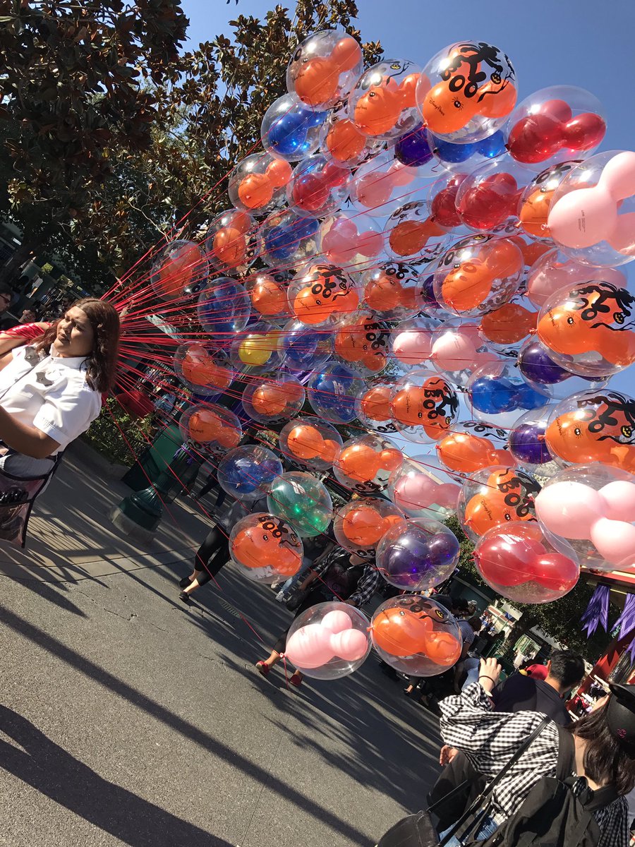 2239Hina's tweet photo. California Disney🇺🇸🍭💕 https://t.co/TiHnni1i71