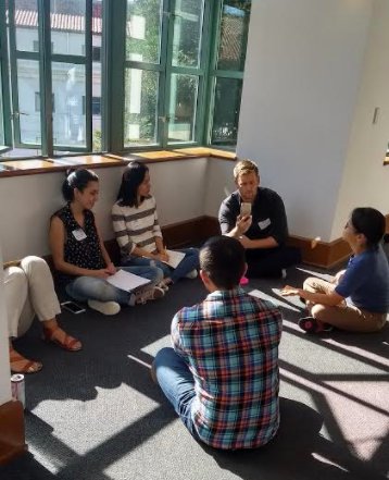 UCBStartup's tweet photo. Customer discovery, hacker style! Video call re: refugee employment challenges.
#LeanStartUp @BerkeleyHaas @refugee_help #resourcehackathon https://t.co/QdbClO85BB